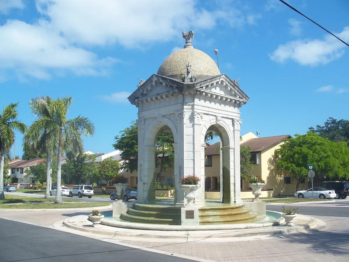 Entrance monument of the Fulford-by-the-Sea neighbourhood in North Miami Beach